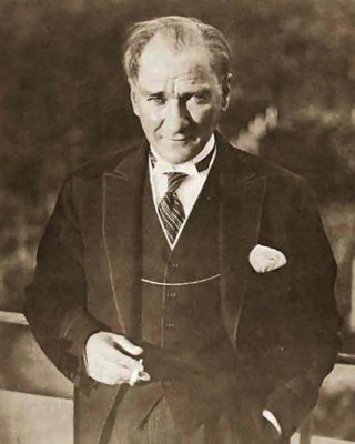 ATATÜRK (1881-1938)