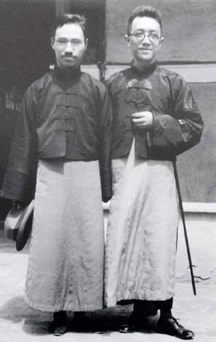 CHEN DUXIU (IZQUIERDA) JUNTO A HU SHI