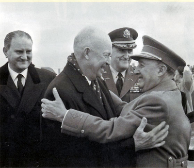 FRANCO DESPIDE AL PRESIDENTE EISENHOWER