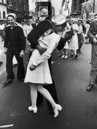 FOTO DE ALFRED EISENSTAEDT EN TIMES SQUARE, AGOSTO DE 1945