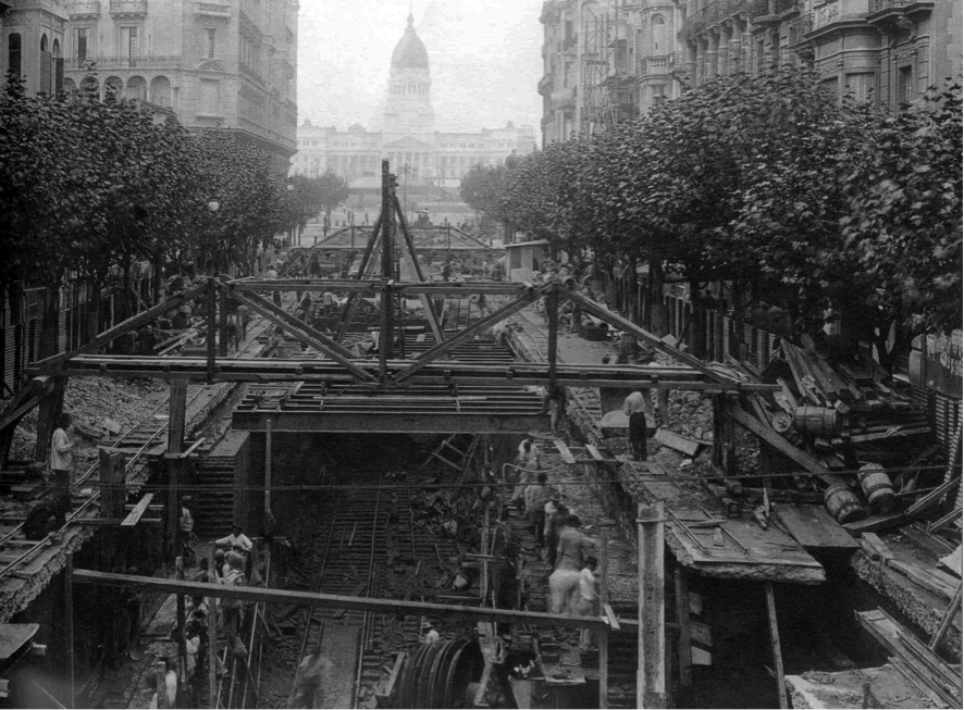 Construcción bajo la Avenida de Mayo